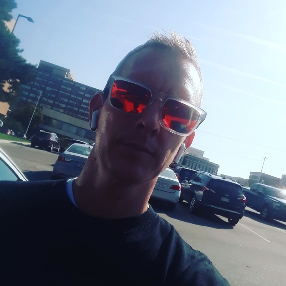 Meet your Posher, Jared - Picture 4 of 4